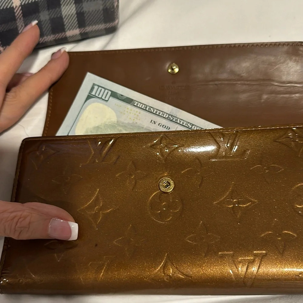 LOUIS VUITTON MONOGRAM VERNIS LONG WALLET TRIFOLD IN BRONZE